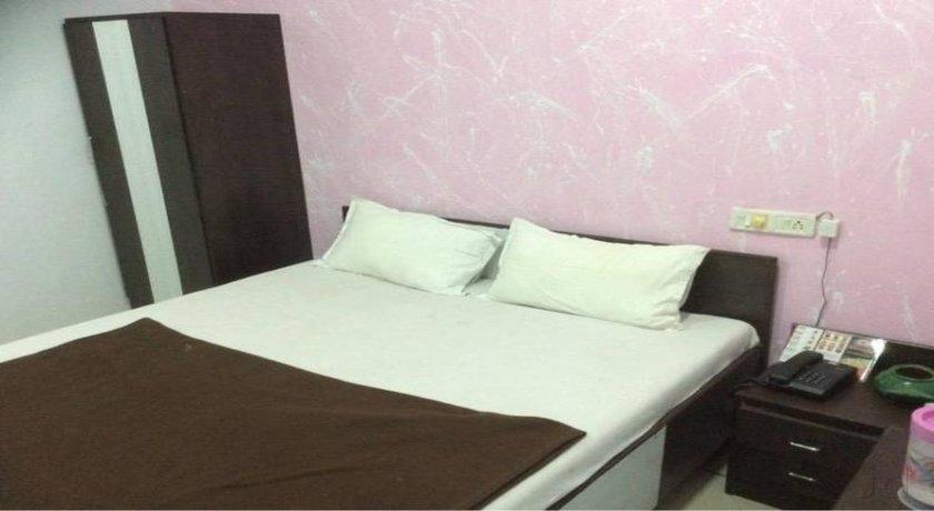 Hotel Manali Residency Gandhinagar Ngoại thất bức ảnh